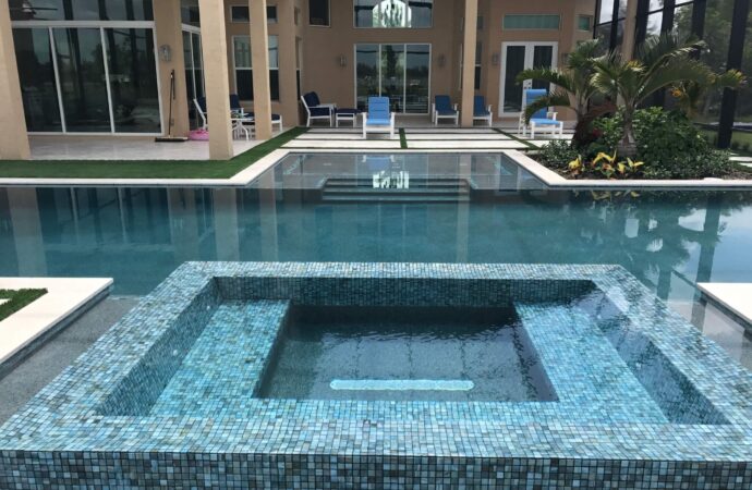 Luxury Pools & Spas-SoFlo Pool and Spa Builders of Jupiter